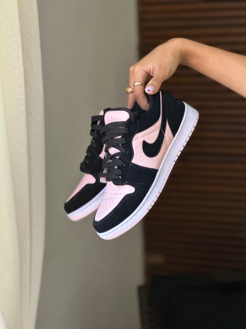 Nike Air Jordan Low Preto & Rosa